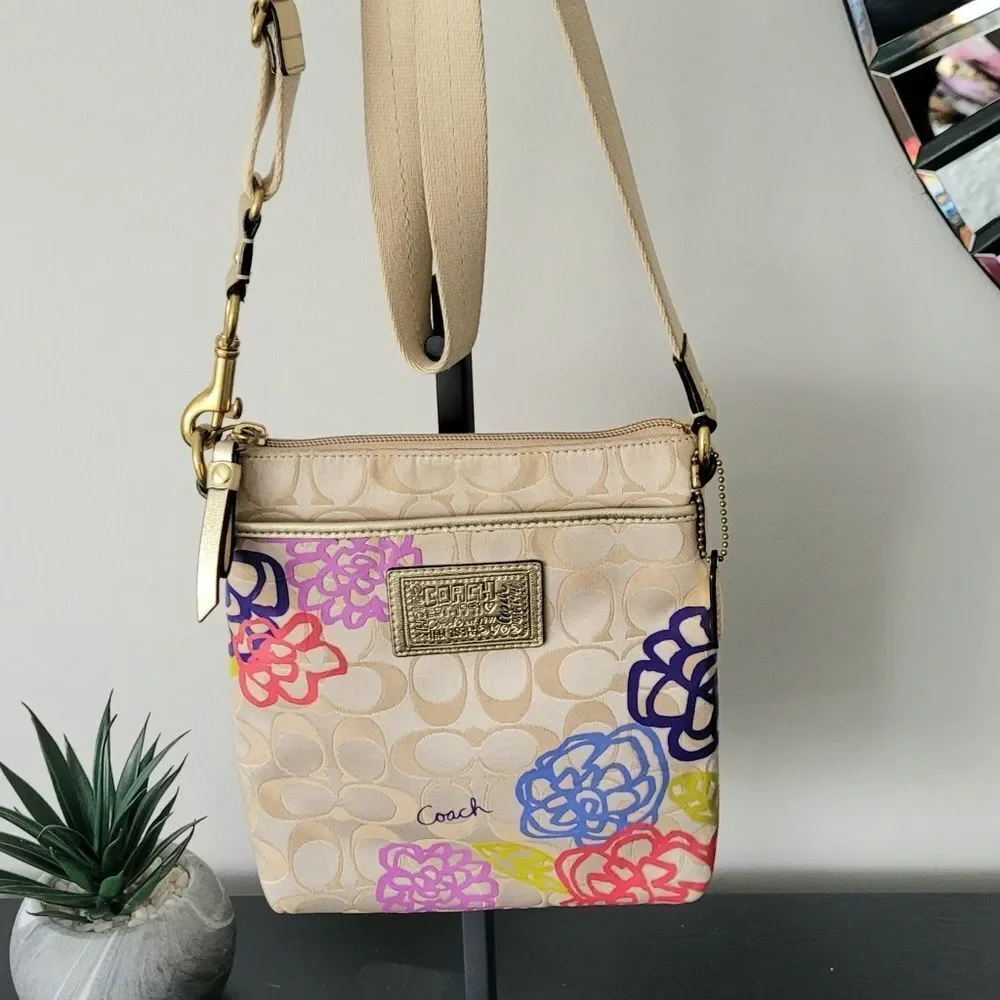 Coach Poppy Floral Beige Crossbody Bag - Picture 8 of 12
